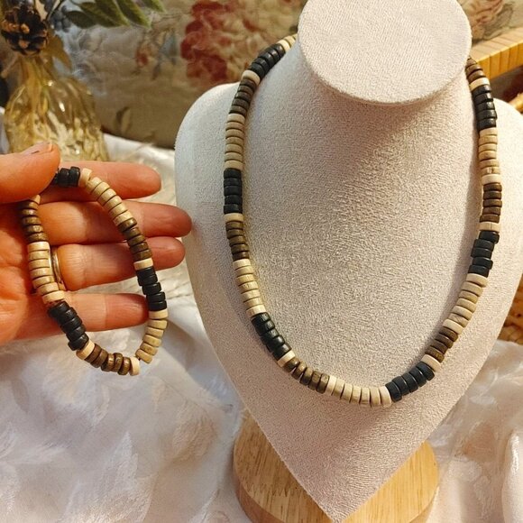 ⭐️3/$30 Vintage Hawaiian Coconut Wood Bead Necklace & Bracelet - Picture 1 of 6